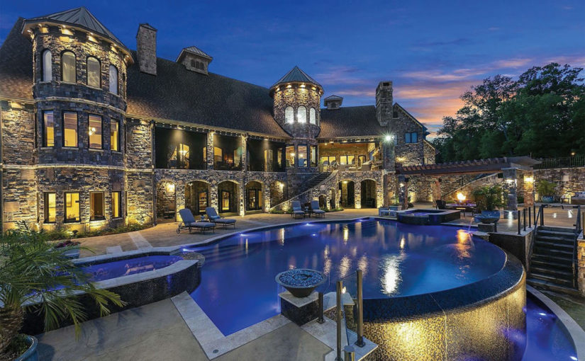 Entertaining Estates: Ideal Mansions for a “Staycation”